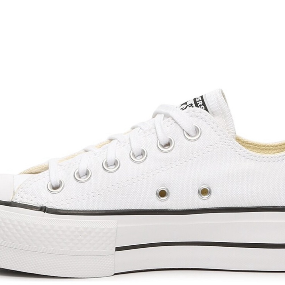 Converse Chuck Taylor Platform Oxford Sneaker - Women’s size 8
